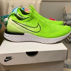 Nike lime green women’s size 10 sneakers